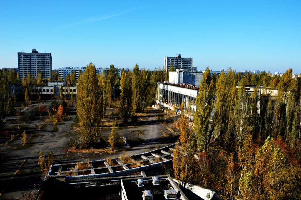 Widok na plac centralny w Prypeci z hotelu Polesie. Wyprawa - październik 2014 r. Fot. Staszek (stalker)