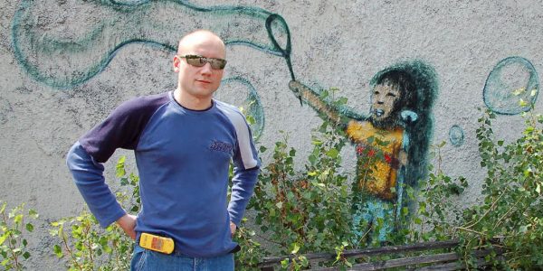 Sebastian Marciak i „Chłopiec z bańkami mydlanymi”. Czerwiec 2009. Fot. Adam Skrzyński