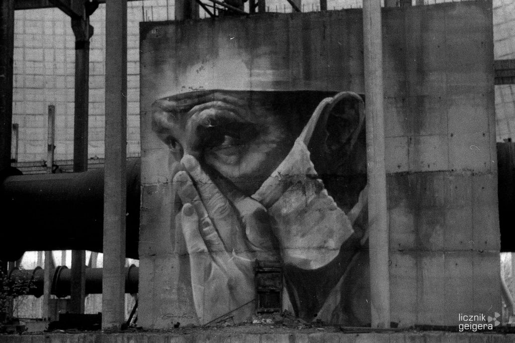 Graffiti we wnętrzu chłodni kominowej. Fot. Karolina Prusińska