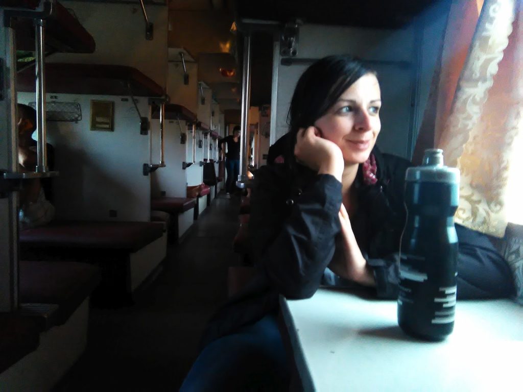 Wnętrze plackarty, czyli wagonu o najniższej z możliwych klas. Fot. Staszek (stalker)