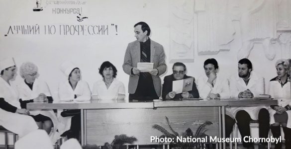 Posiedzenie komisji konkursu medycznego. Początek lat 80. ubiegłego wieku. Pieczerycja stoi, na prawo od niego Witalij Leonienko. Fot. National Museum Chornobyl