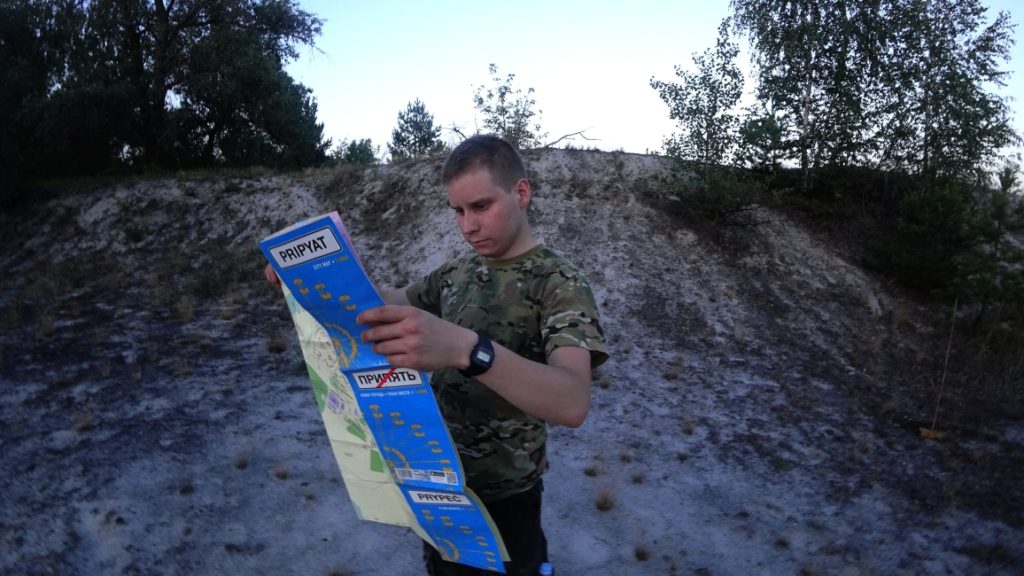 Teren o powierzchni kilometra kwadratowego częściowo porośnięty jest dość gęstą dżunglą. Fot. Karol (stalker)