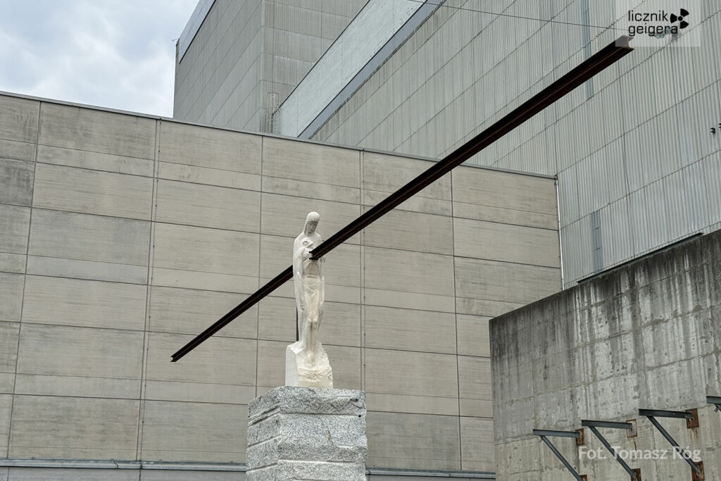 Instalacja artystyczna "Prosto w serce". Fot. Tomasz Róg / Licznik Geigera